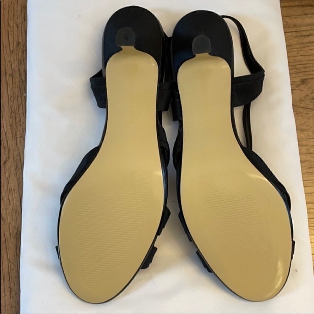 EASY STREET STRAPPY LEATHER/FABRIC SANDALS… - Picture 5 of 7